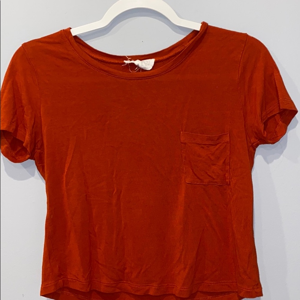 forever 21 t-shirt looking crop top!